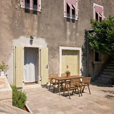 Old Town And Apartment *