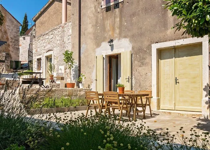 Appartement Old Town And *